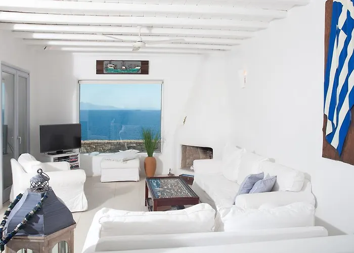 Villa 3 Bedroom Cycladic Lia Kalafatis