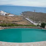 Villa 3 Bedroom Cycladic Lia Kalafatis