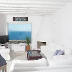 Villa 3 Bedroom Cycladic Lia Kalafatis