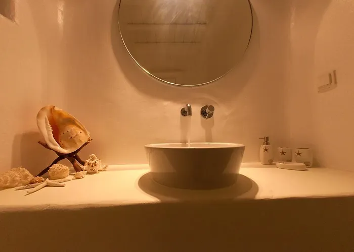 3 Bedroom Cycladic Lia Kalafatis