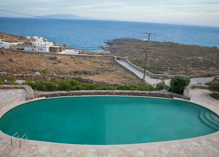 Villa 3 Bedroom Cycladic Lia Kalafatis