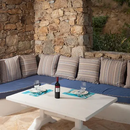 Villa 3 Bedroom Cycladic Lia Kalafatis