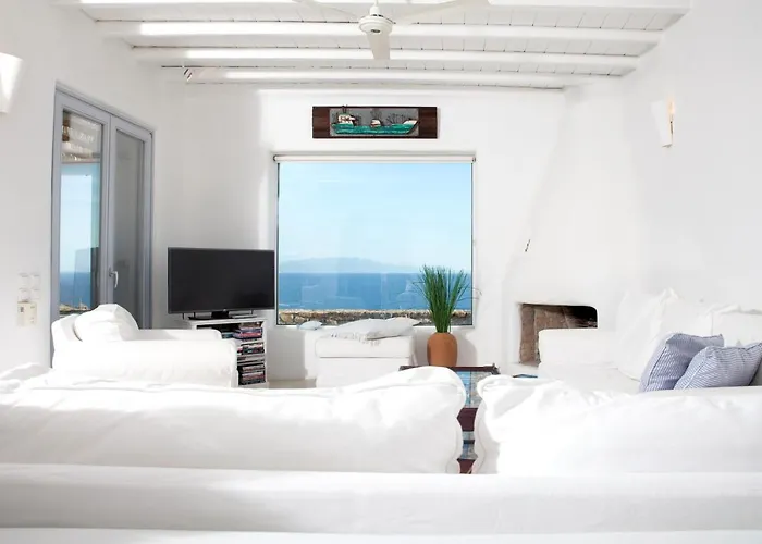 3 Bedroom Cycladic Lia Kalafatis